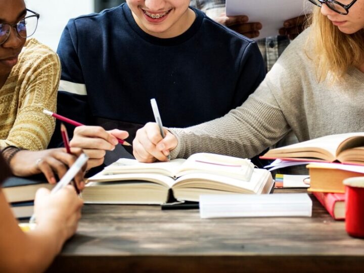 Finansowanie uniwersytetów ludowych w 2026 roku: Nowe szanse na wsparcie