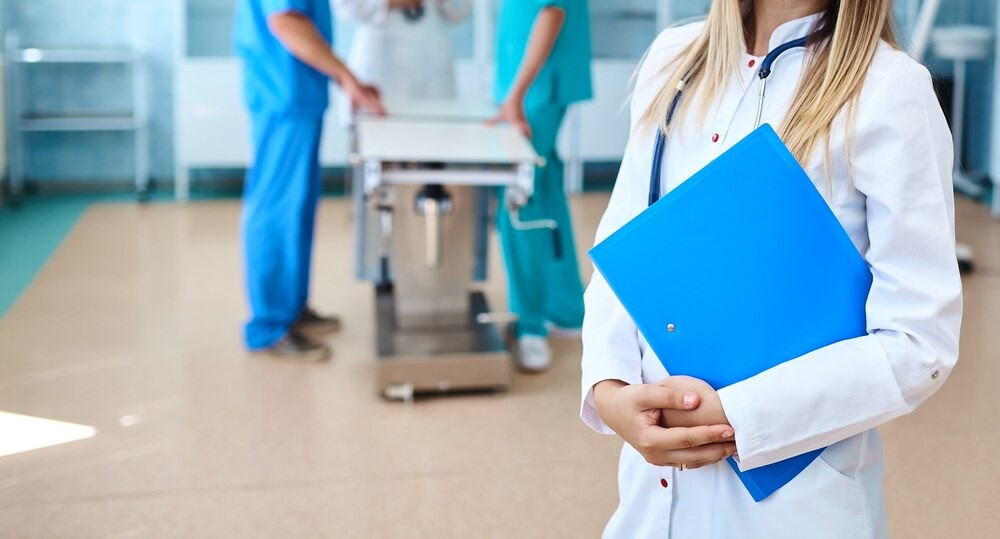 Strażacy w Jagatowie uczą mieszkańców pierwszej pomocy z nowoczesnymi trenażerami