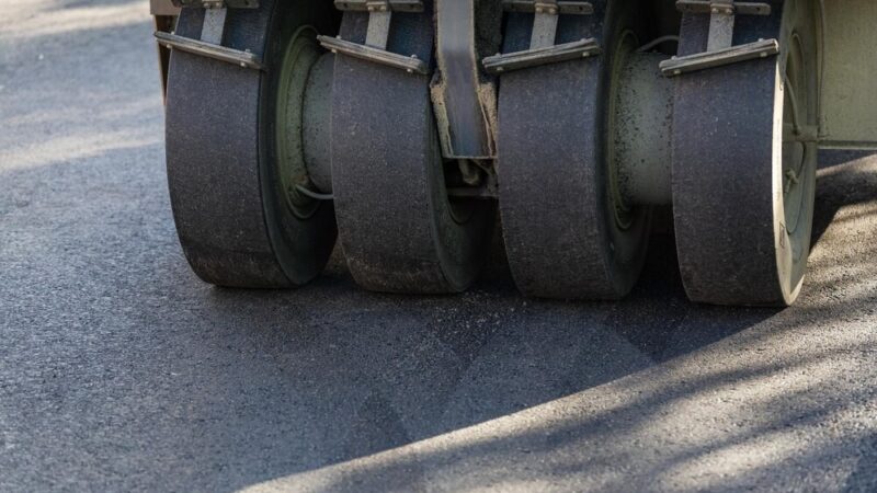 Postępy w remoncie drogi wojewódzkiej nr 221: kluczowe ustalenia z Budimexem