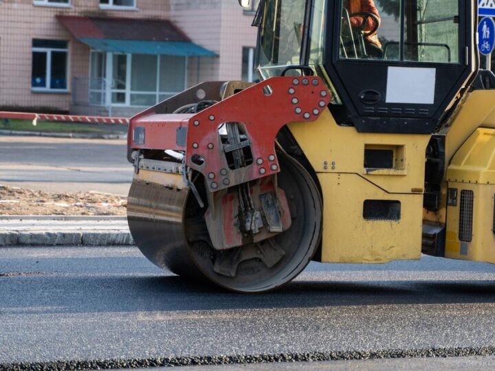 Zimowe utrzymanie dróg 2025/2026: kluczowe informacje, które musisz znać!