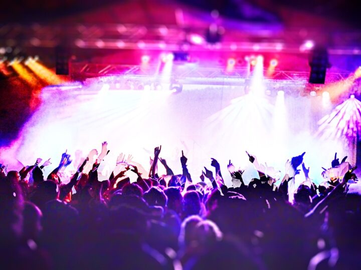 Lodowe wyzwanie w Kolbudach: pływacy zanurzają się w ekstremalnych warunkach