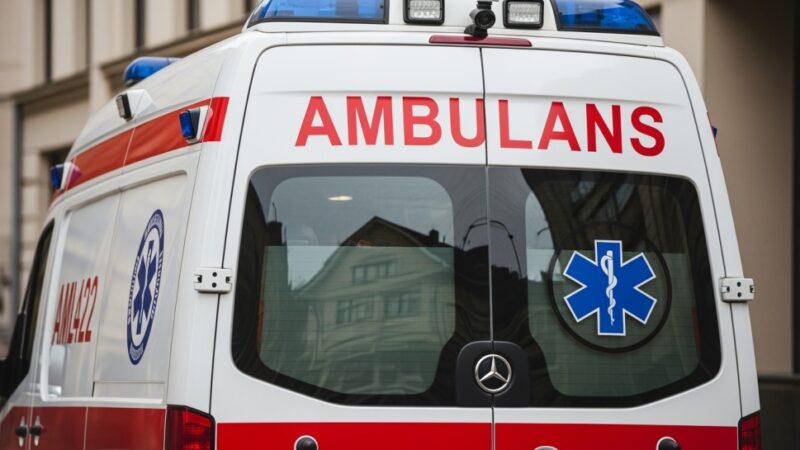 Jak przetrwać, gdy lód pęka pod stopami? Kluczowe porady, które mogą uratować życie