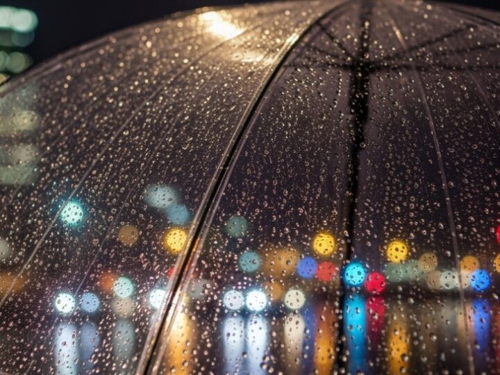 Ostrzeżenie drogowe: trudne warunki – jedź z rozwagą!