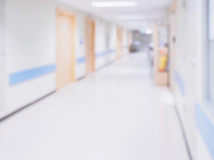 Nowa infolinia „Helpline” wspiera osoby z chorobą Alzheimera i ich opiekunów