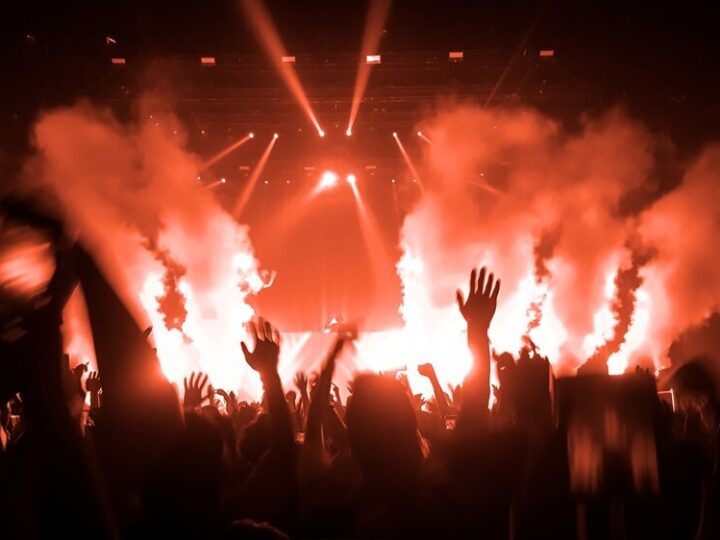 Kobieca siła w dźwiękach: koncert Agaty Kujawy z okazji Dnia Kobiet