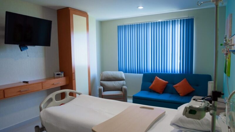 Infolinia wsparcia dla osób z Alzheimerem i ich rodzin już dostępna