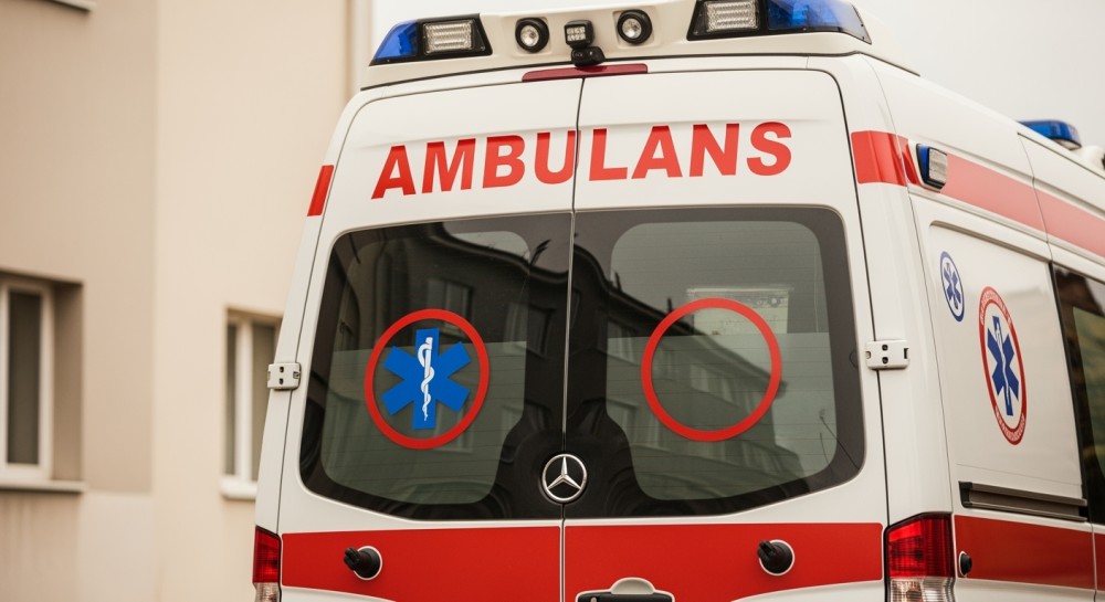 Policjanci ratują 57-latka uwięzionego w nieogrzewanym aucie