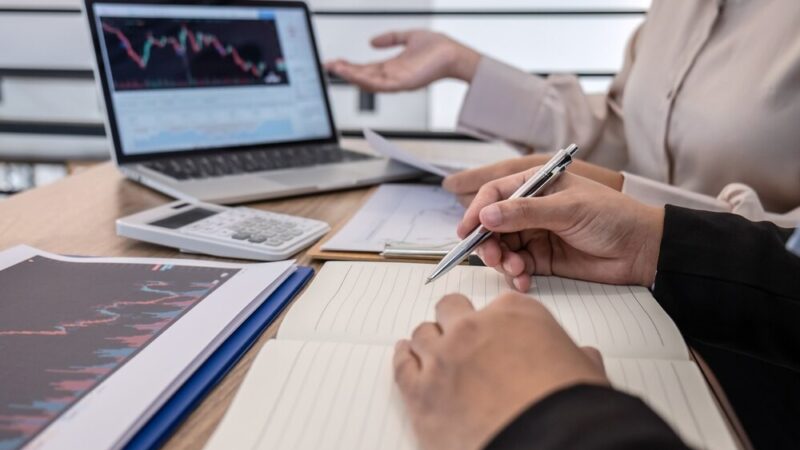 Ochrona oszczędności: jak nie dać się oszustom w czasie emerytury?