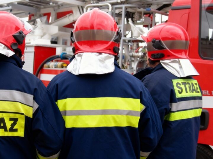 OSP Cedry Wielkie w akcji: zmagania z pożarami i niebezpiecznymi konarami drzew