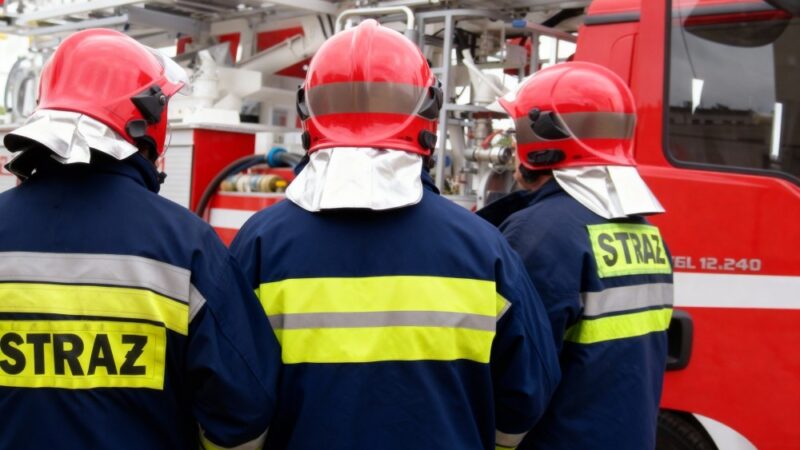 OSP Cedry Wielkie w akcji: zmagania z pożarami i niebezpiecznymi konarami drzew