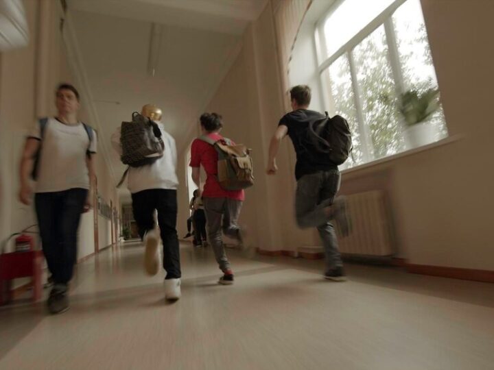 Zaufanie i granice: Jak wspierać nastolatków? Spotkanie dla rodziców w Gminie Pszczółki