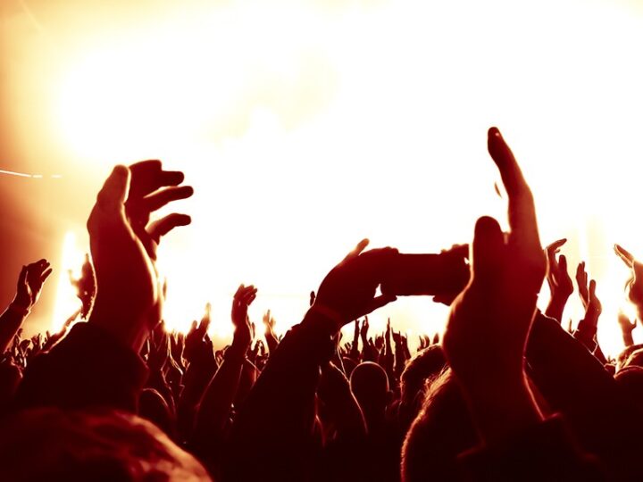 Muzyczny wieczór w Kolbudach: Jeden Osiem L i lokalne talenty rozgrzewają tłumy