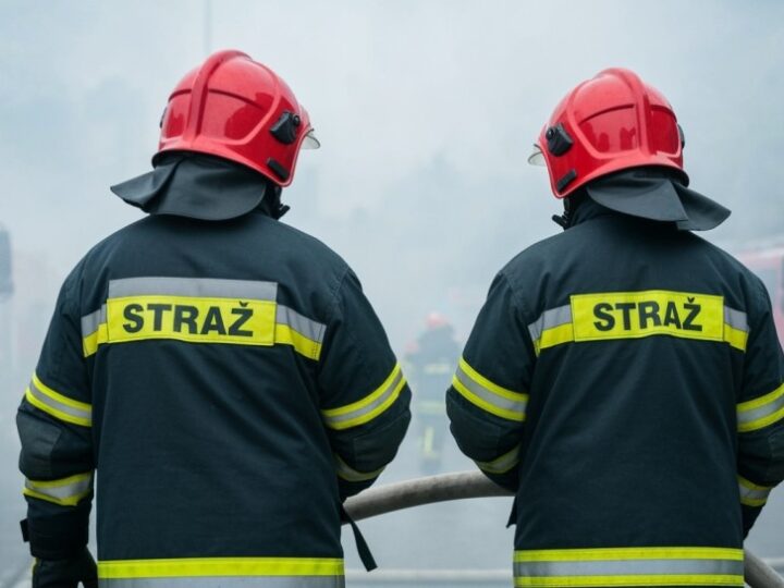 Sukces strażaków w walce z pożarem składowiska w Cedrach Wielkich