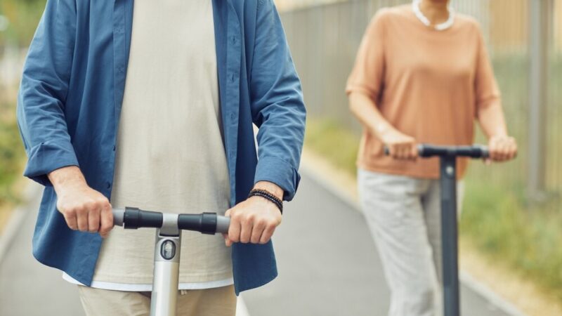 Mandaty dla rodziców za brak kasków u dzieci na hulajnogach w Pruszczu Gdańskim