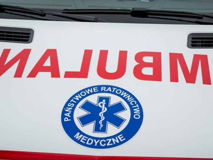 Defibrylator AED w Gminie Pszczółki: Nowe narzędzie ratujące życie mieszkańców