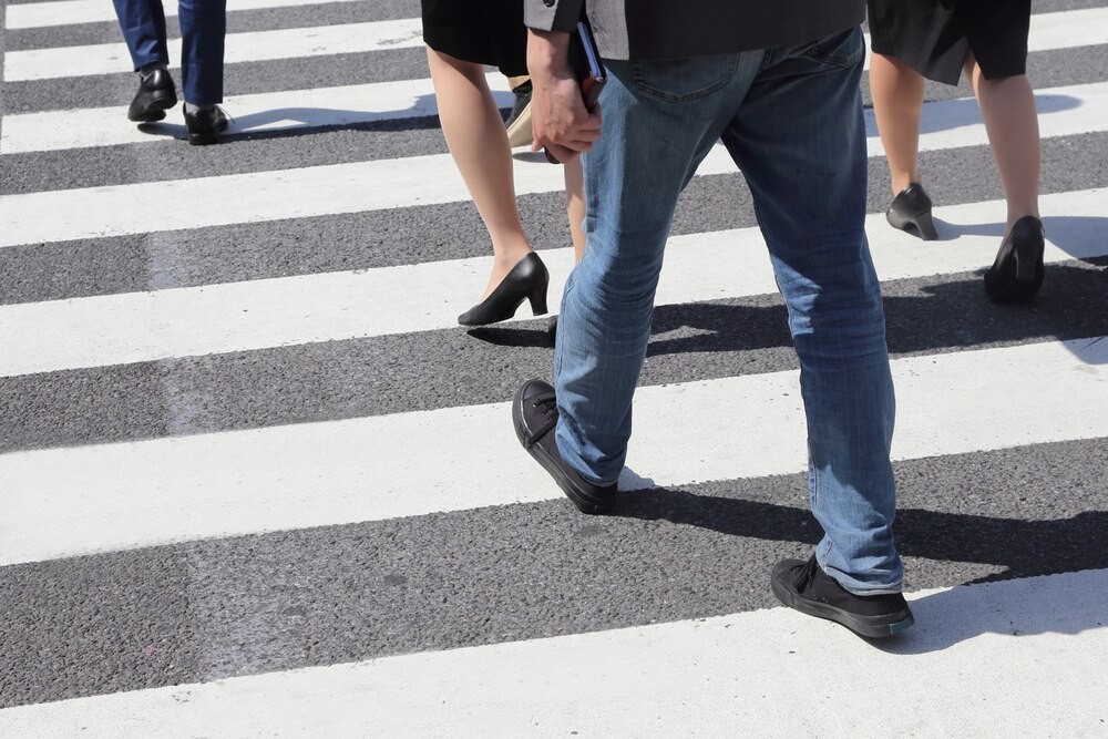 Nowy chodnik zwiększa bezpieczeństwo nad Jeziorem Otomińskim